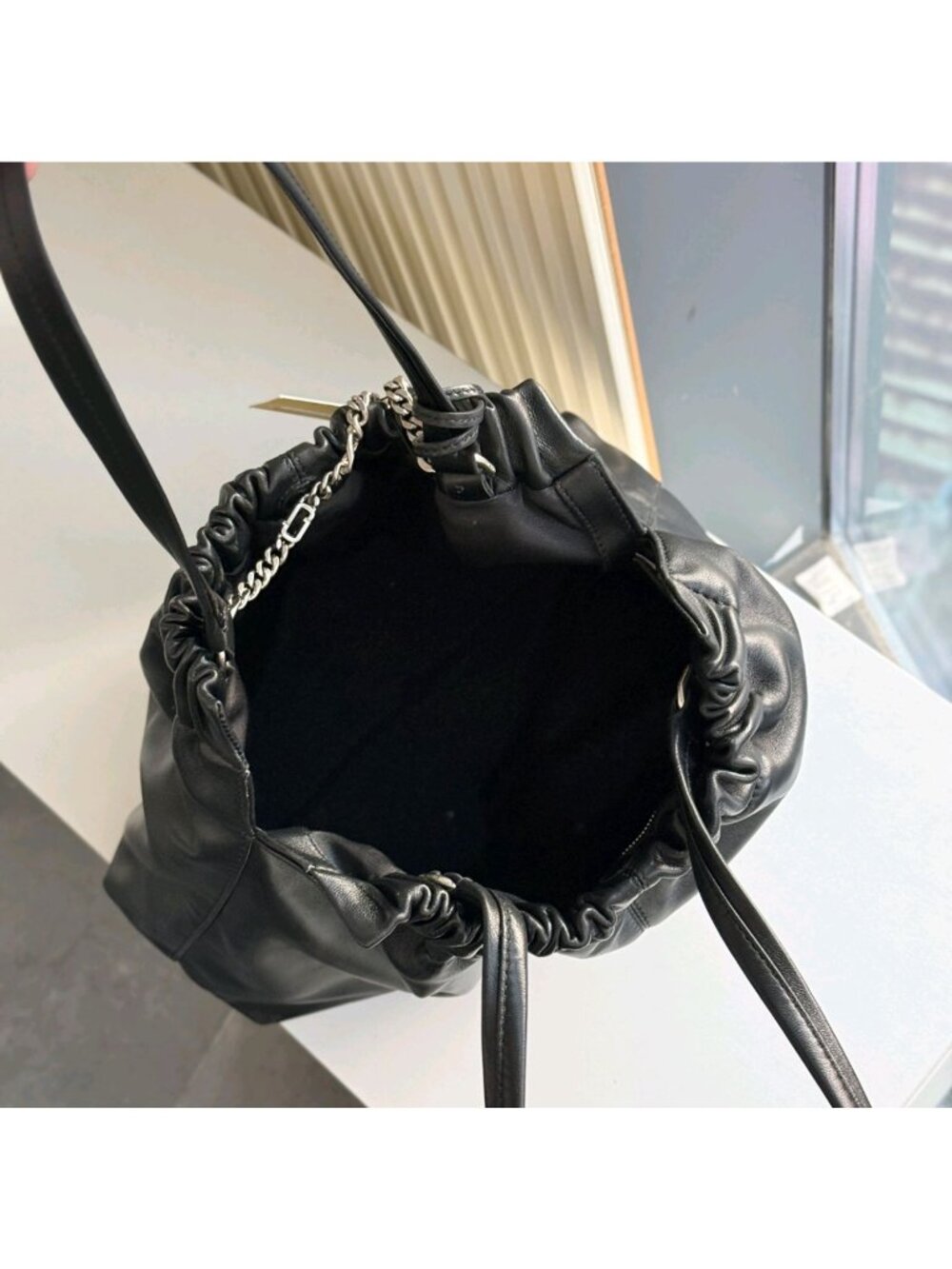 Marc Jacobs The Cristina Chain-Embellished Drawstring Leather Tote Black OS - Picture 10 of 12